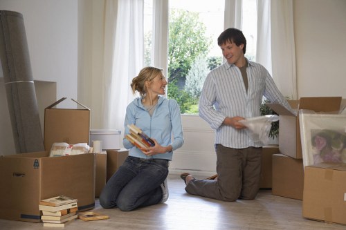 Driver loading boxes and furniture for a Southhornchurch removals quote