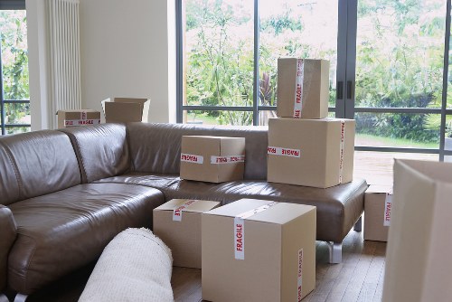 Moving assistance for flats and houses with access challenges in South Hornchurch